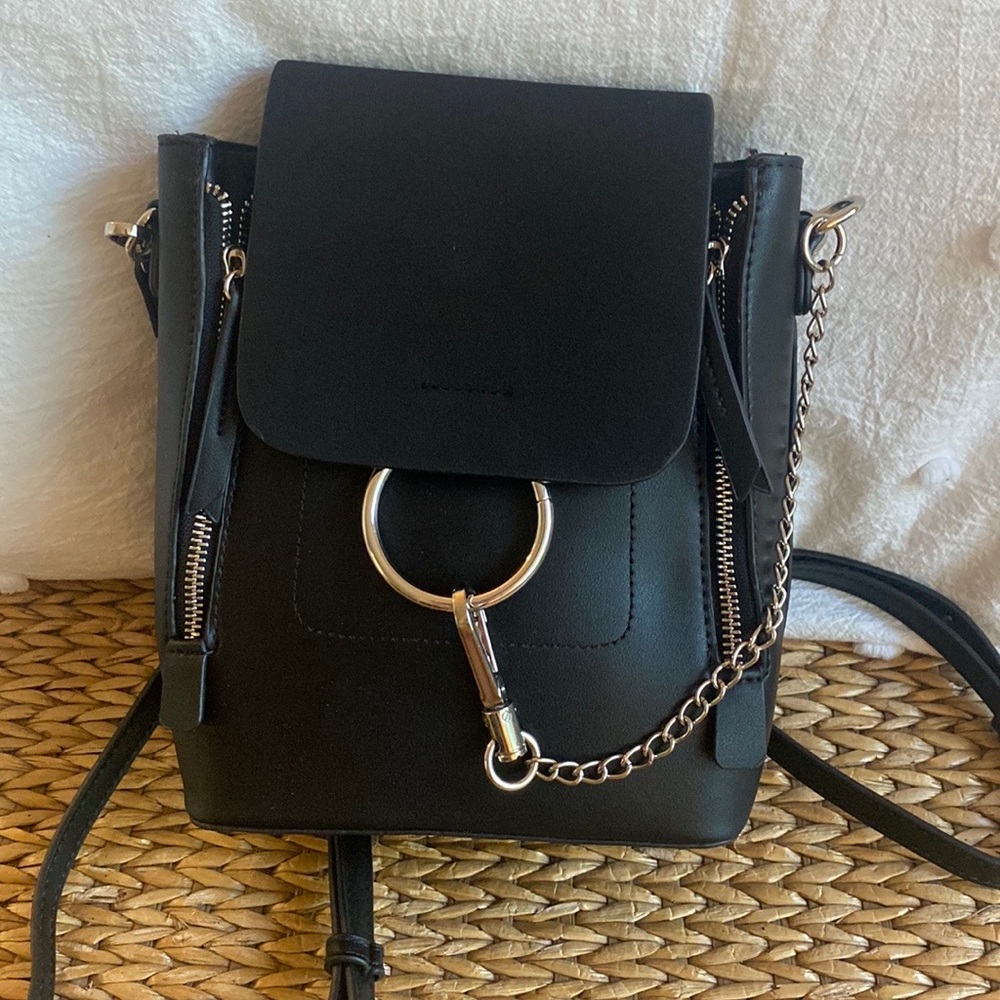 Lulus Black backpack/shoulder bag.